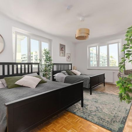 King Bed Home, 3 Bed Rooms, Perfect For Long Term Stay فيينا المظهر الخارجي الصورة