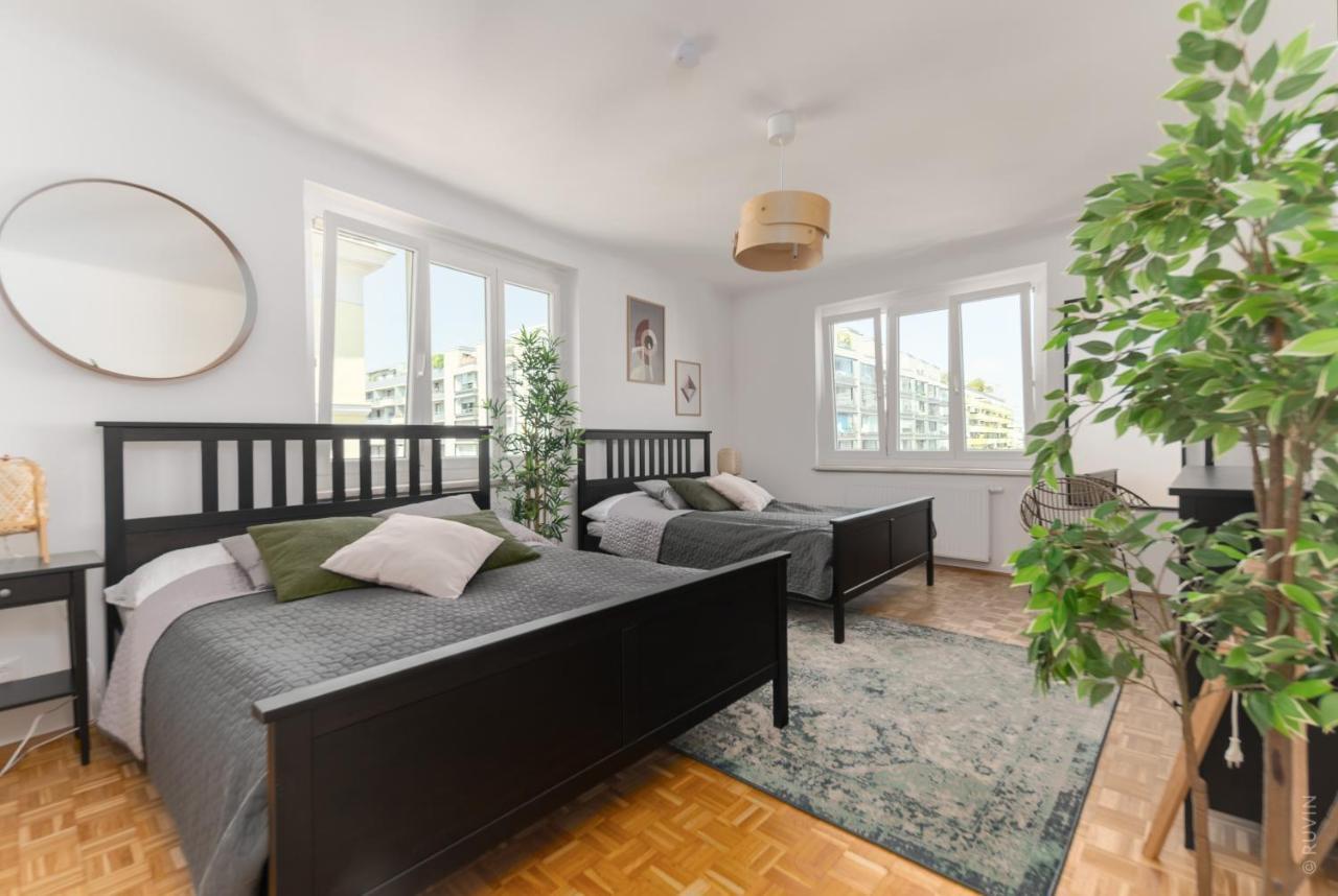 King Bed Home, 3 Bed Rooms, Perfect For Long Term Stay فيينا المظهر الخارجي الصورة